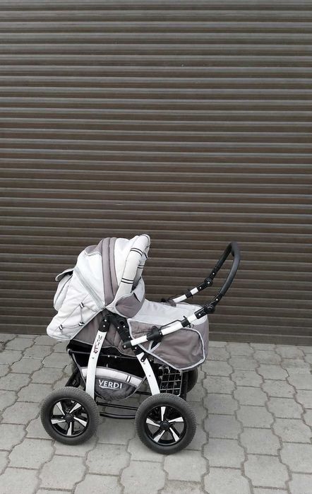 Продается всесезонная коляска