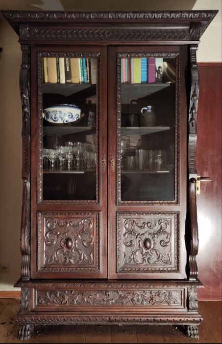 Антикварный буфет