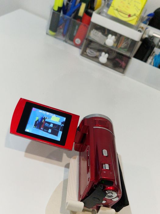 Camera foto  / video cu încărcător