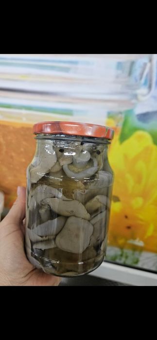 Грибы маринованные