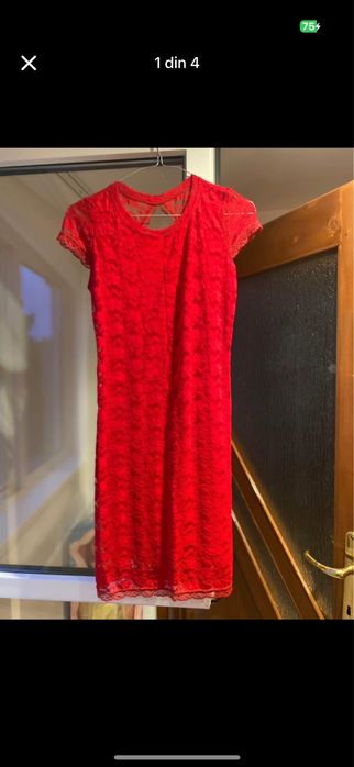 Rochie rosie dantela