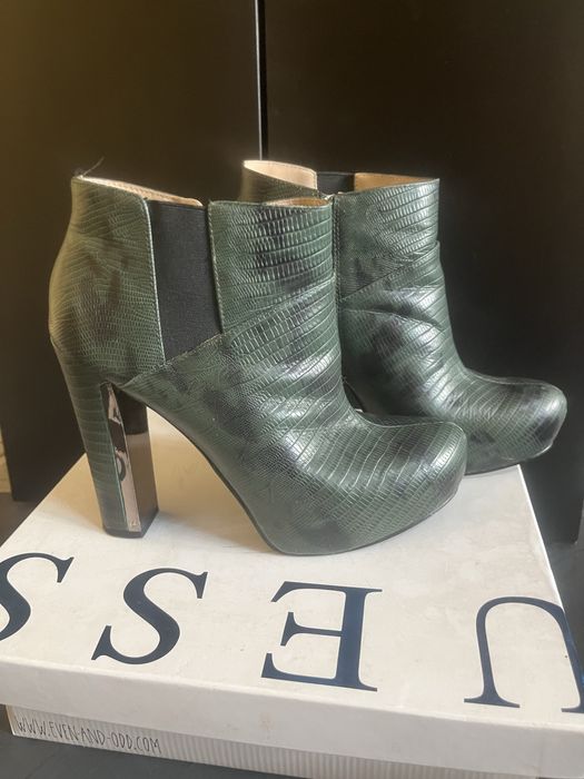 Cizme guess de colectie .