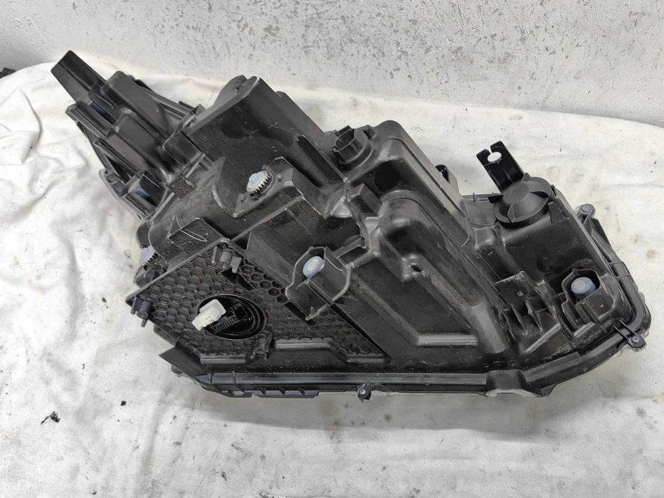 Оригинален  фар Тойота Ярис  Toyota Yaris Cross Full Led  2022