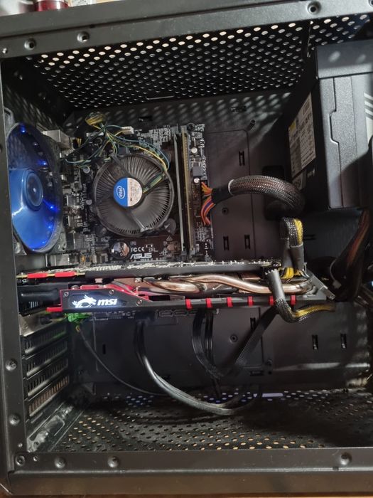 Pc gaming i5-7500 ,gtx 970 4g 256 biti ssd 120 gb +  cadou un monitor samsung