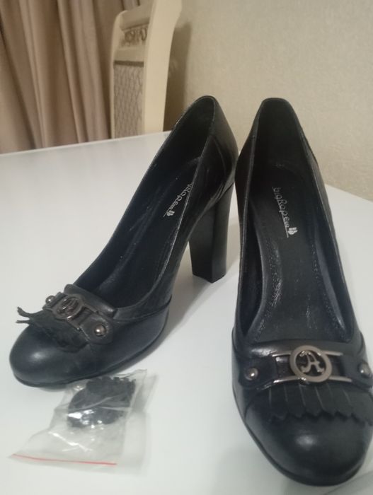 Продам осенние туфли