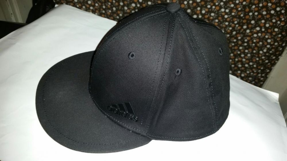 Sapa Flat originala Addidas