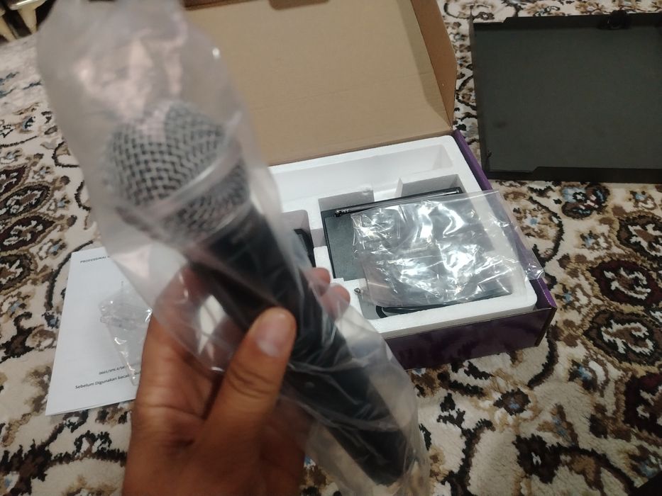 Shure mikrafon sotiladi 1 2 marta ishlatilgan holadi yaxshi edial