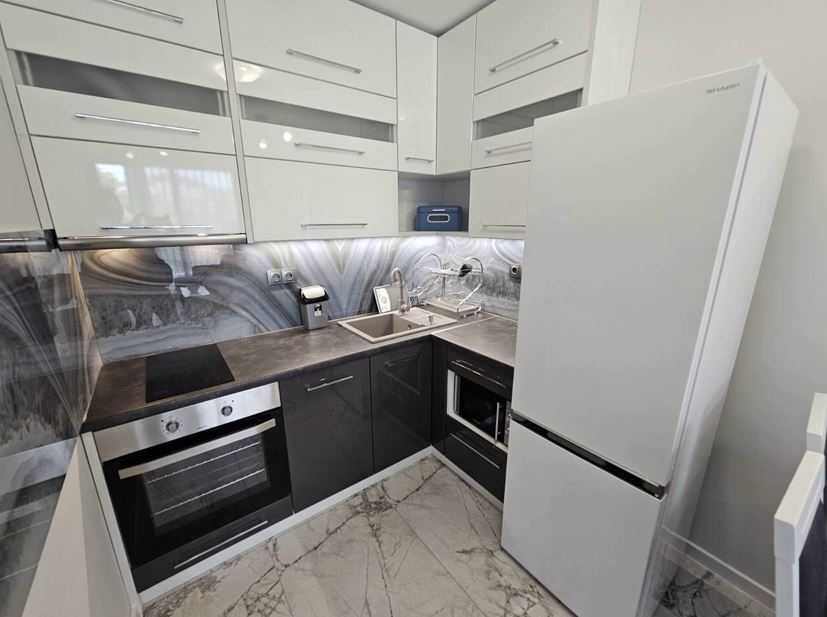 Дава се под наем Двустаен апартамент в Пловдив, Център - 76 кв.м за 650 € - Снимка #2