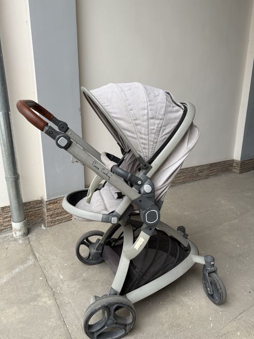 Продам коляску со съемным прогулочным блоком