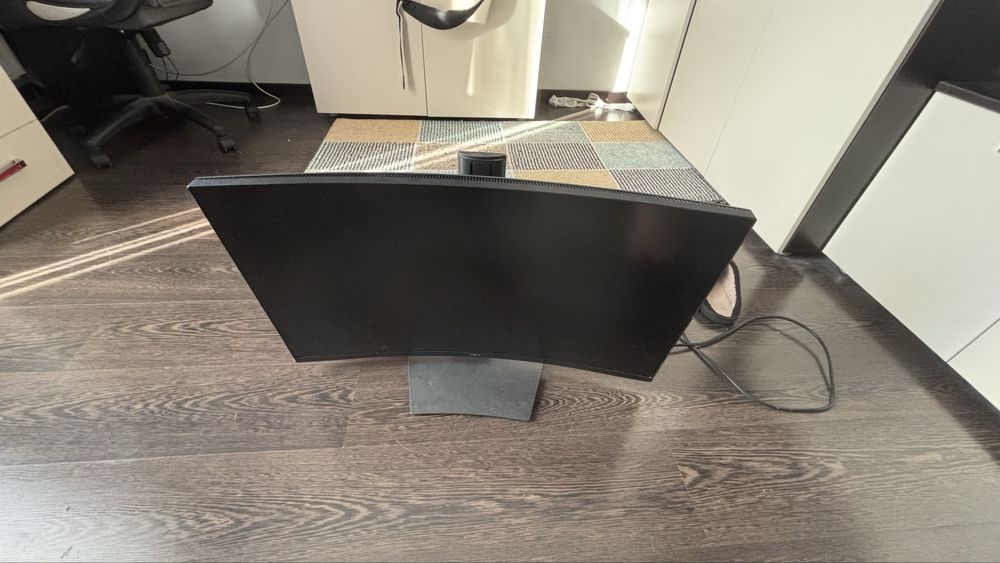 Monitor Dell curbat LED VA 31.5”, WQHD, Display Port, 165Hz, Freesync