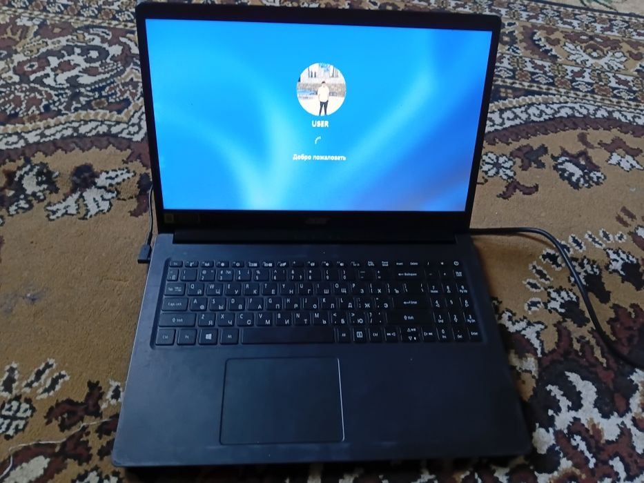 Acer notbuk satilad