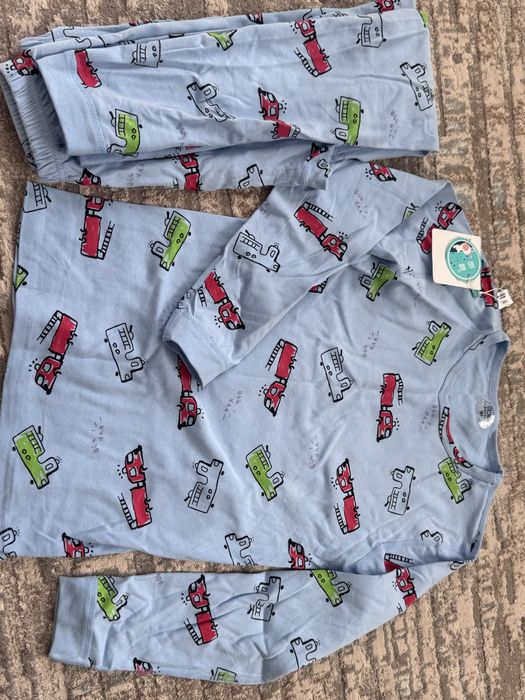 Пролам новую детскую пижаму