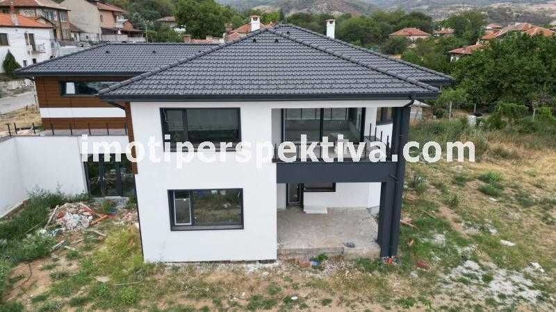 Продава се Къща в с. Първенец, Област Пловдив - 450 кв.м за 812 €/кв.м - Снимка #2