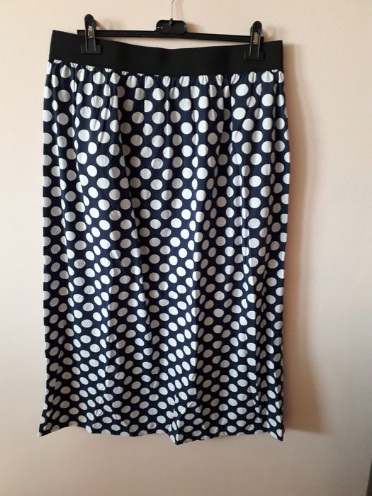 Fusta de vara,  lunga  .