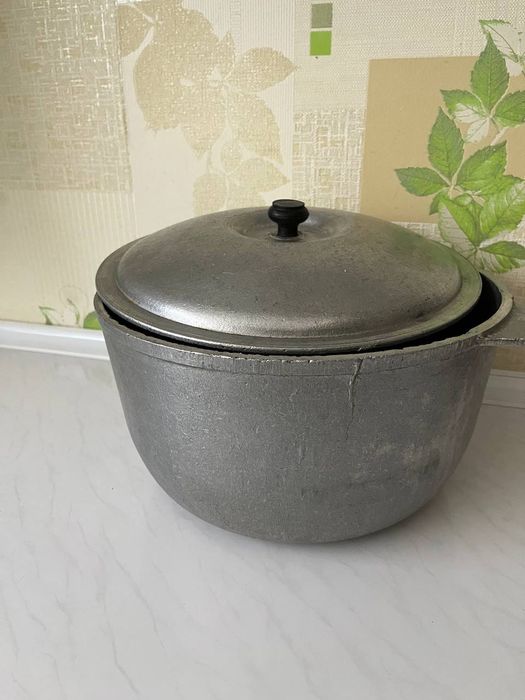 Rasmdagi narsalar sotiladi.