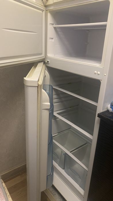 Холодильник Бирюса