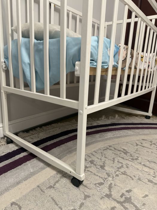 Кровать детская на колесах