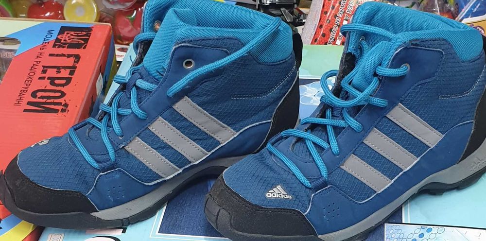 Зимни туристически обувки adidas