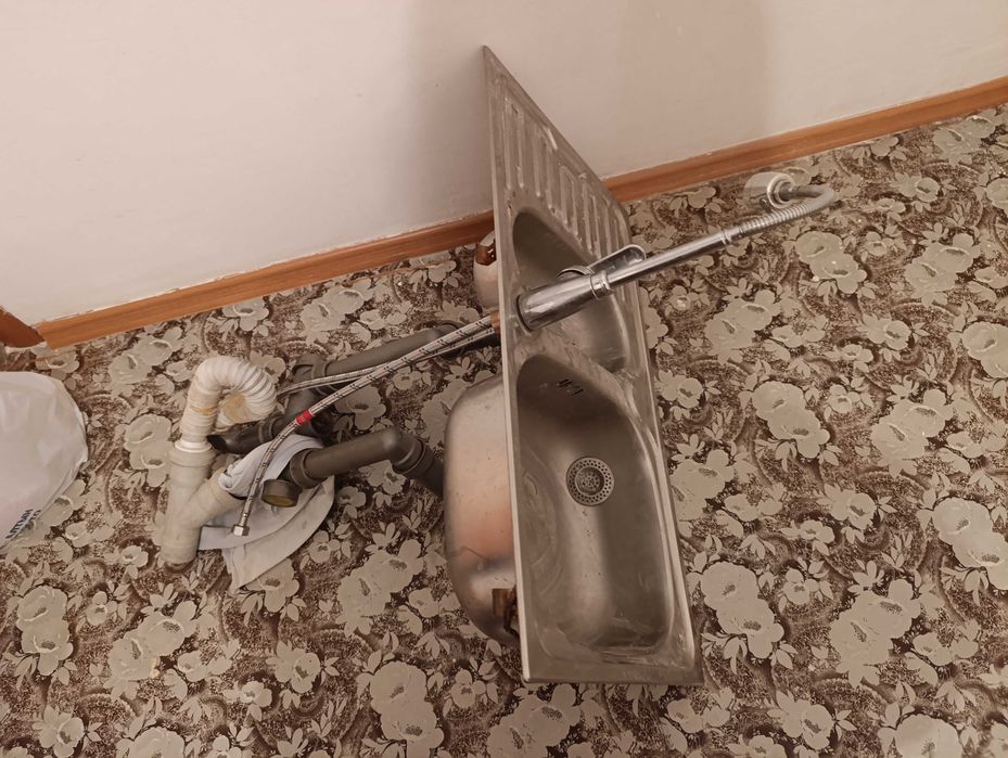 Мойка на кухню со смесителем