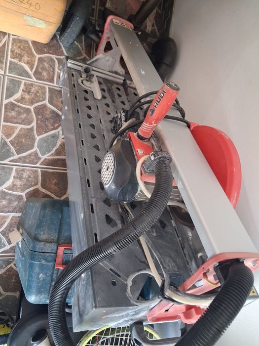 Masină de tăiat cresie si faianta.