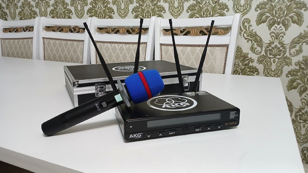 Продам микрофон AKG двойной