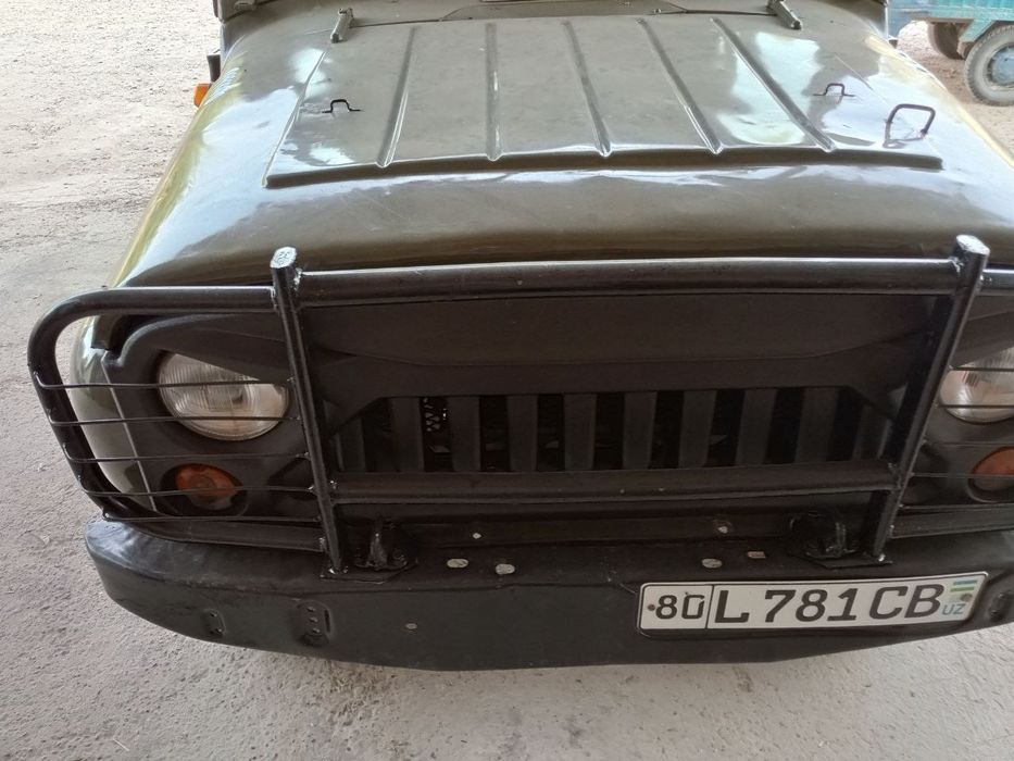 Uaz sotiladi idial xolda