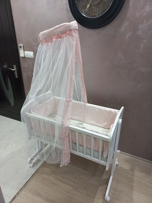 Продавам детска кошара