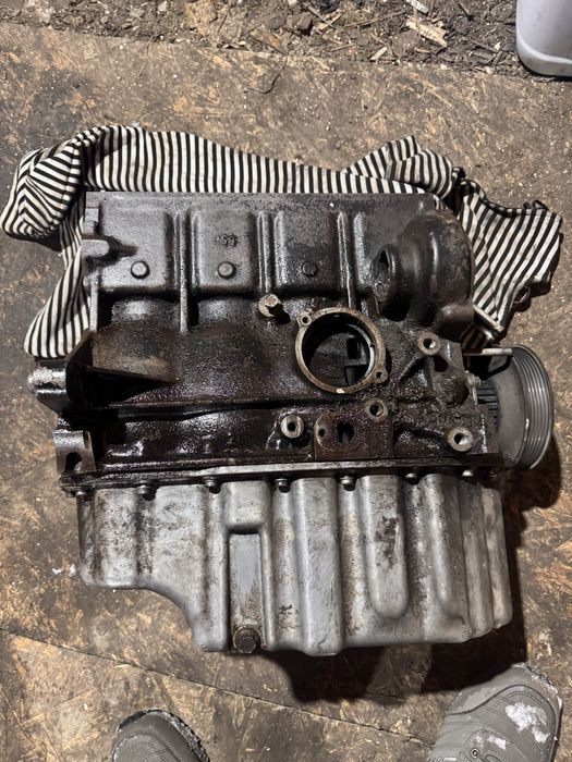 Продам двигатель 1,6 aea