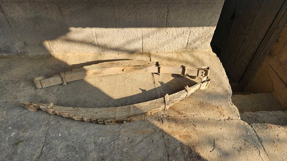 Газ 53 рессоры сотилади холати яхши завод холатида ечилган