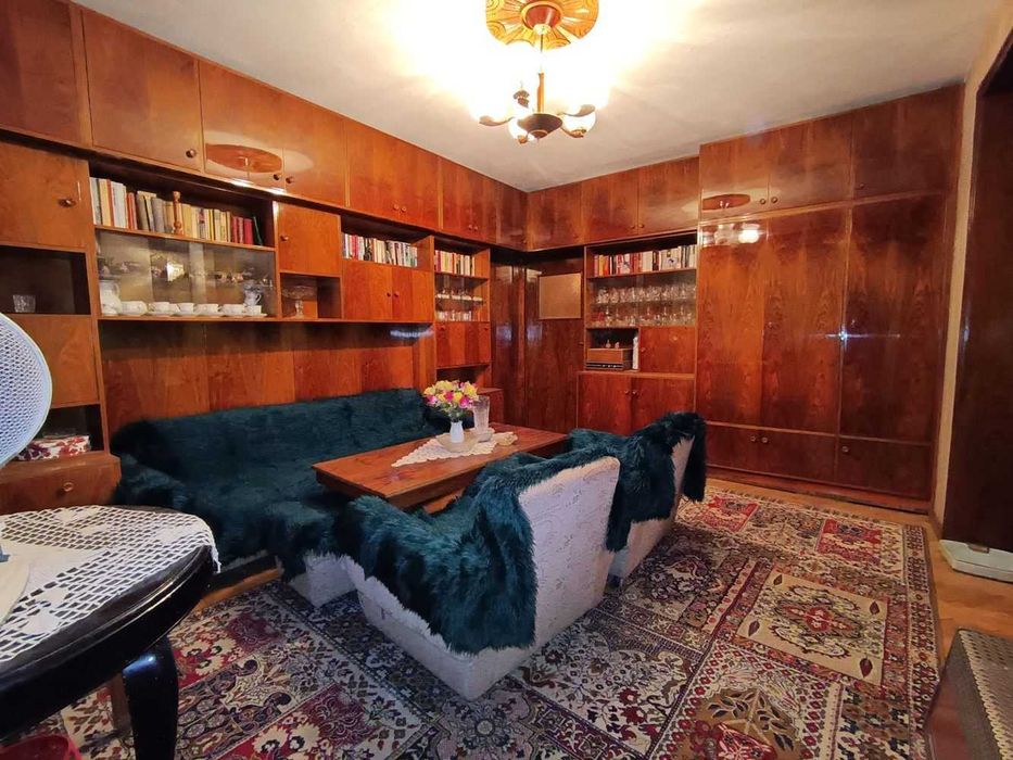 Тристаен апартамент в центъра на град Велико Търново