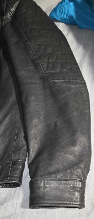 Geaca din piele, interior albastru inchis