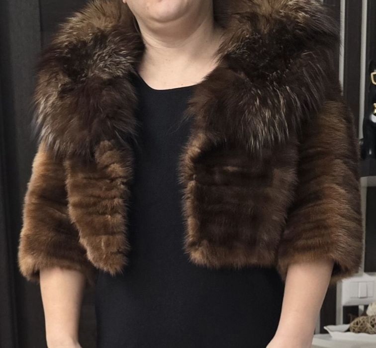 Blăniță scurtă de nurca cu guler vulpe