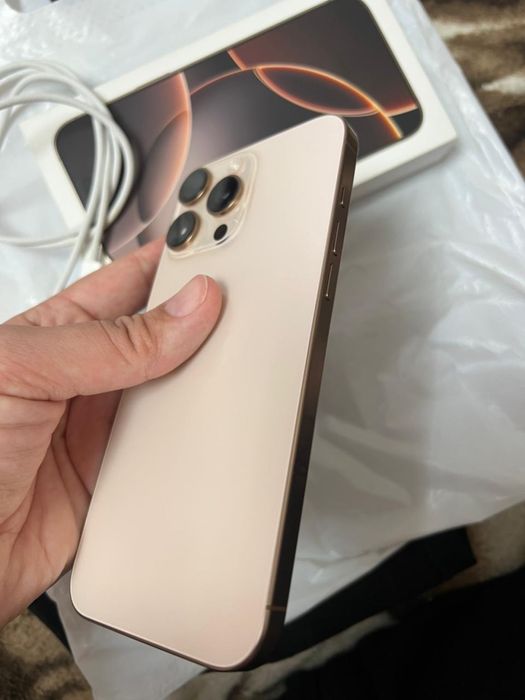 Продам Айфон 16 про макс