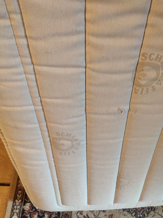 Vând 2 saltele din burete, dimensiuni 100/200 cm