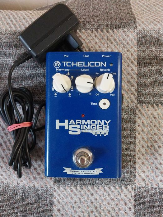 Продам вокальный процессор Tc-Helicon Harmony Singer