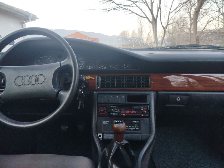 Продавам Audi 100 2.2 i 1990г