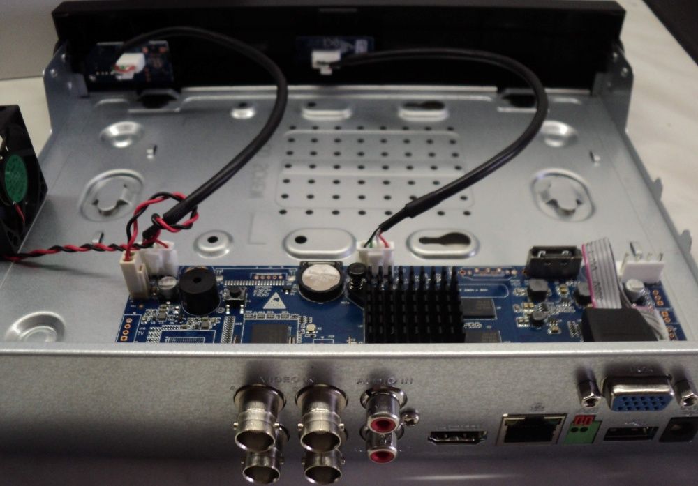 XVR 4 canale Pentabrid 4K 5Mp HDCVI NOU (fara HDD) XVR Penta