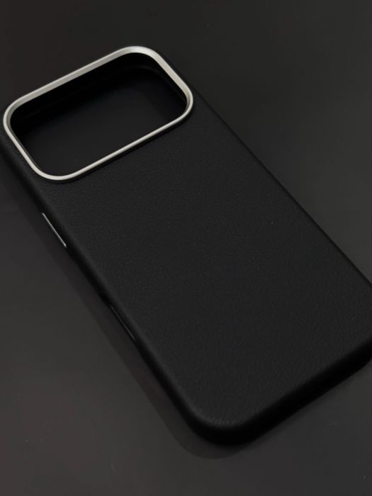 Продам чехол на Айфон 17 pro max