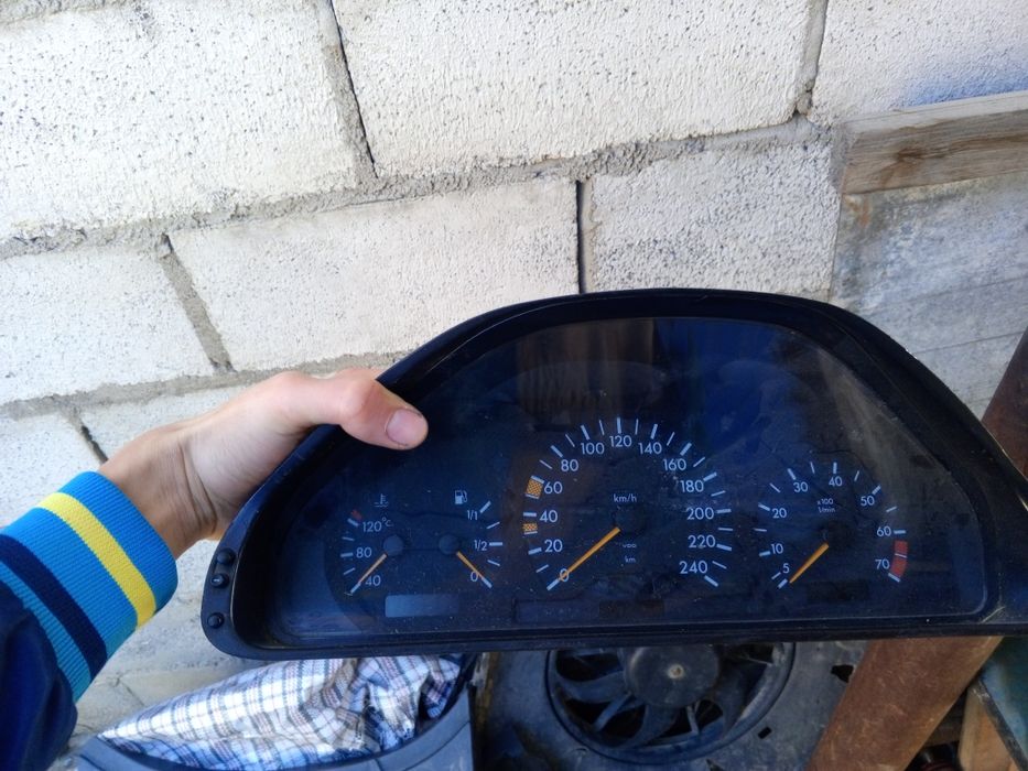 Запчасти на w210