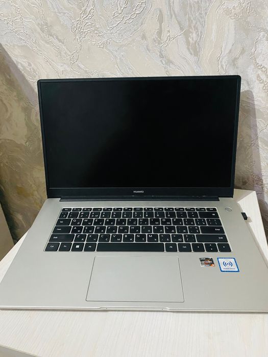 Noutbuk, komputer sotiladi huawei