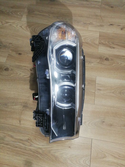 Far bmw f15 dreapta xenon