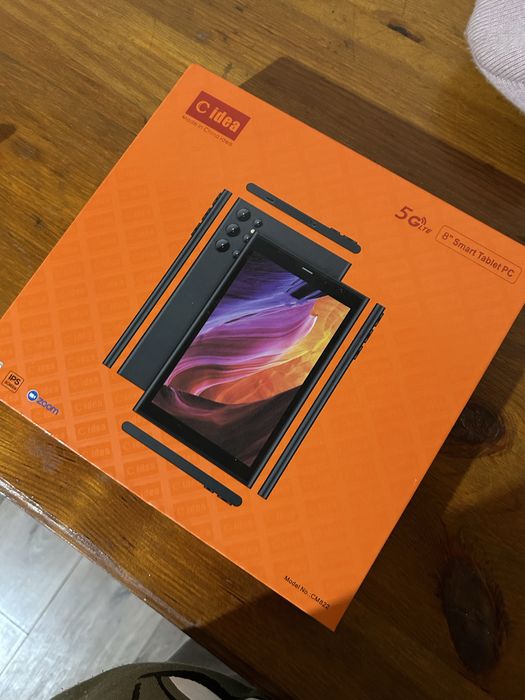 Планшет с чехлом