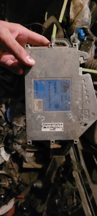 Продается блок управления ABS на гольф 3