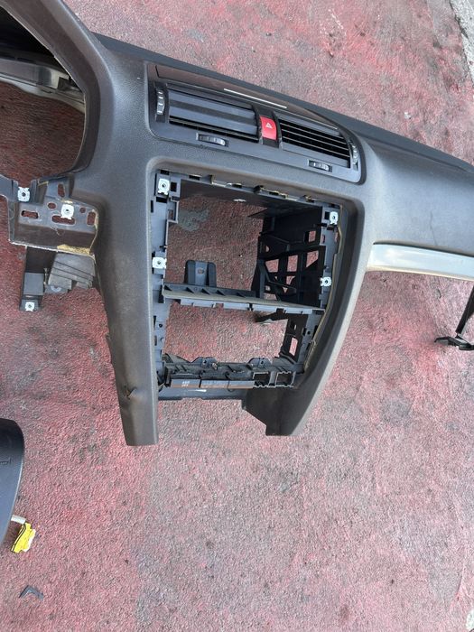 Plansa bord Skoda octavia 2 an 2005-2012 completa cu airbag si centuri