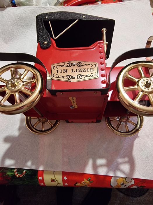 Cutie muzicala cu tematica auto