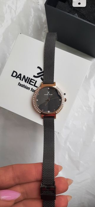 Продам часы женские Daniel Klein