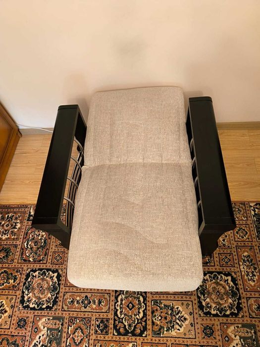 Biblioteca mobila, fotoliu, canapea