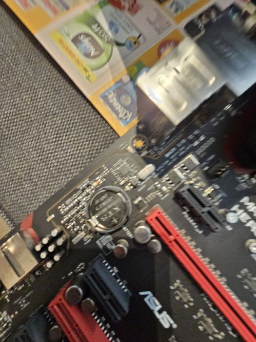 Diverse componente pentru Desktop PC: placa de baza, procesor, RAM