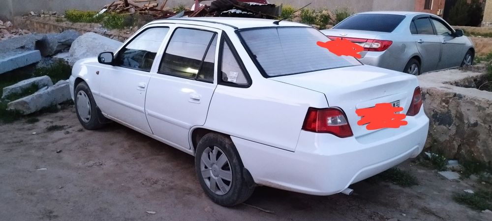 Srochniga nexia 2 sotiladi 33 mlnga 2014l