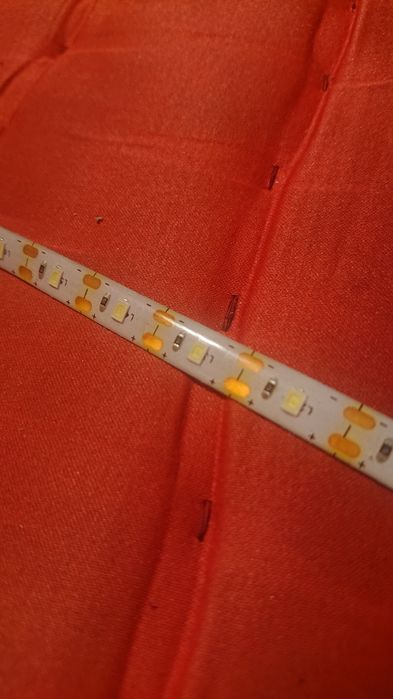 Banda led cu senzor de apropiere